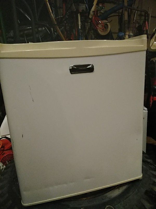 Emerson mini fridge