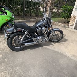2005 Suzuki Boulevard 
