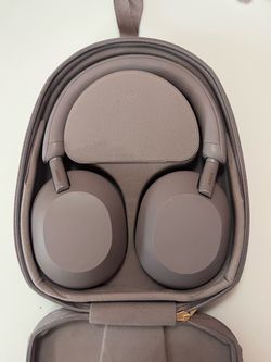 Sony XM5 Smokey Pink