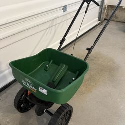 Grass Spreader 