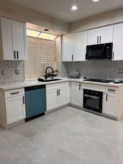 Kitchen Cabinets- Gabinetes de Cosina