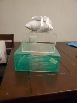 Clear acrylic box