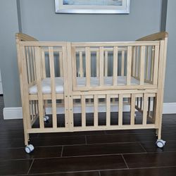 Mini Crib- Excellent Condition 