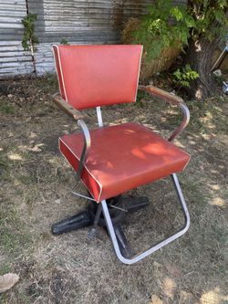 Vintage 1960’s Veeco Beauty Barber’s Chair Chicago, IL