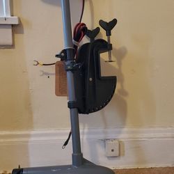 Newport Kayak Series 36lb Thrust Transom Mounted Saltwater Electric Trolling Motor w/LED Battery Indicator (24" Shaft)