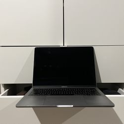 MacBook Pro 13 in Laptop 2017 Intel Core i5 Grey