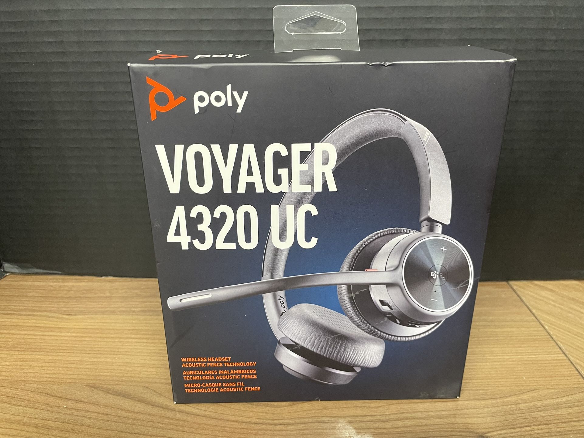 Poly Voyager 4320 UC Wireless Headset no offers or trades please!!