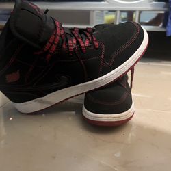 Nike Air Jordan 1 Mid  Fearless Black Gym Red White size 7y