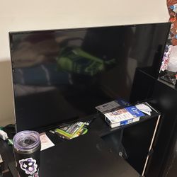 Insignia 40 Inch TV W/Fire