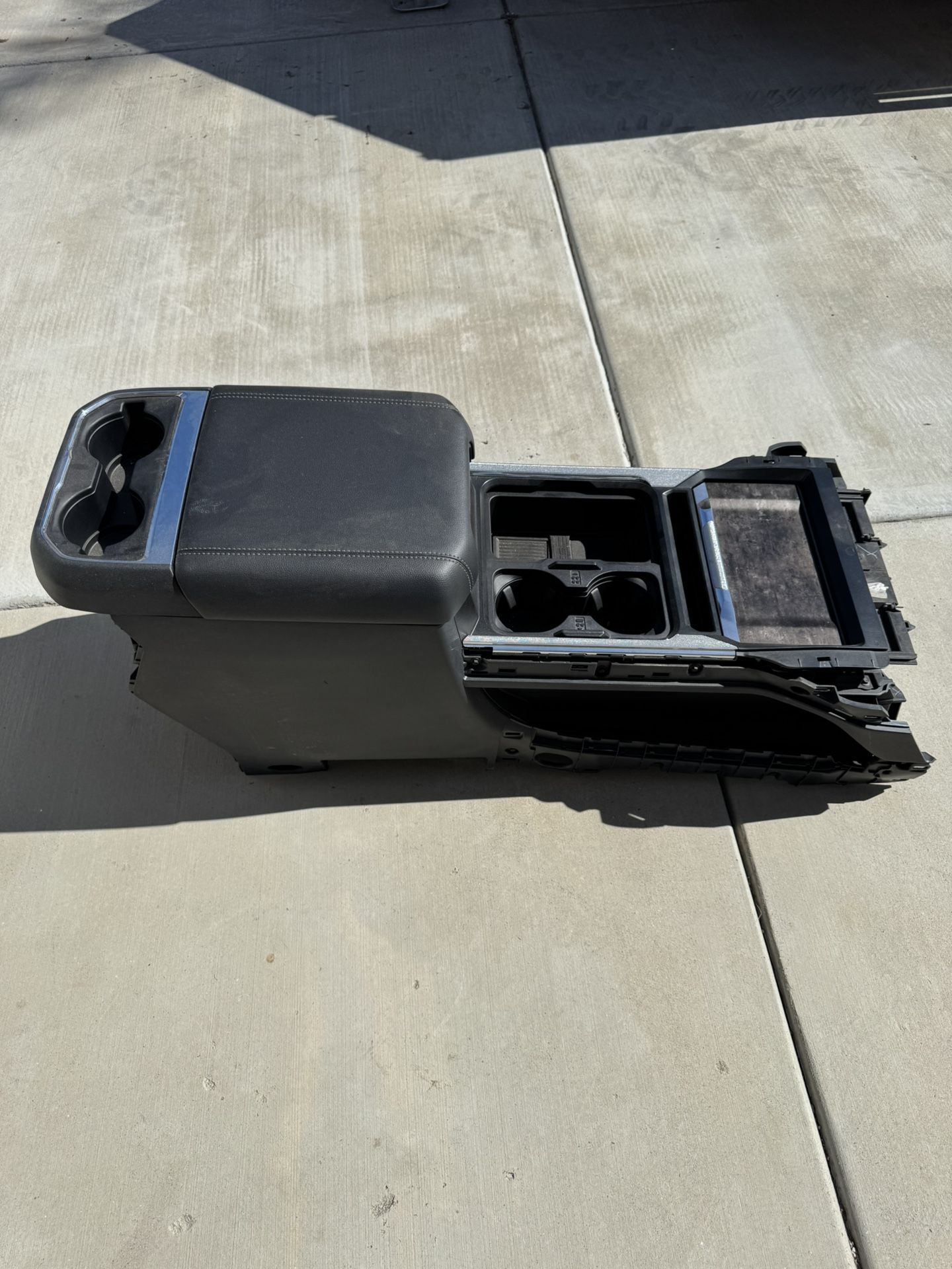 2023 Ford F250 Superduty Center Console