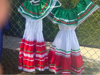 Vestidos mexicanos para niña talla 6.  2x15.00