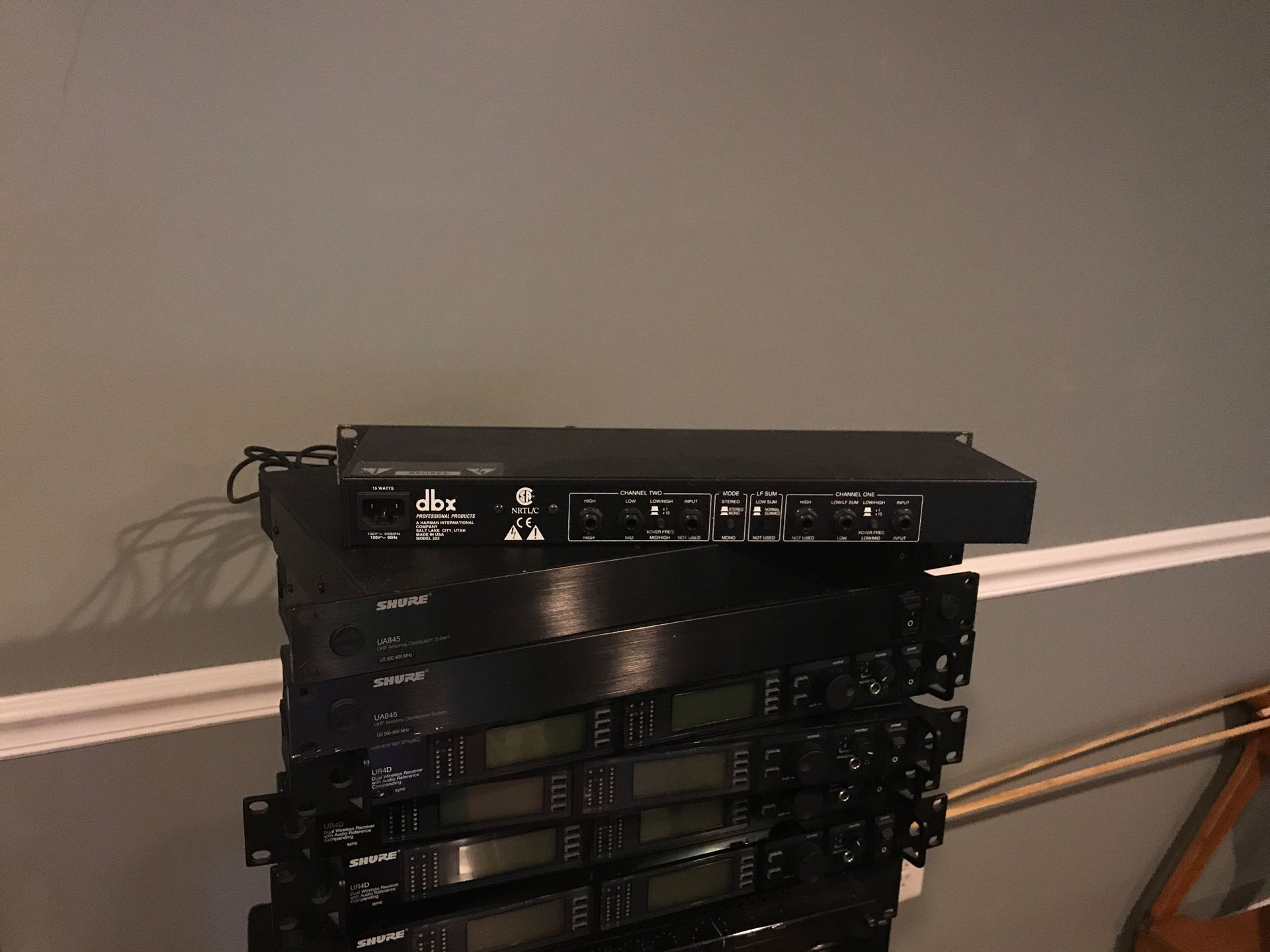 DBX 223 stereo crossover