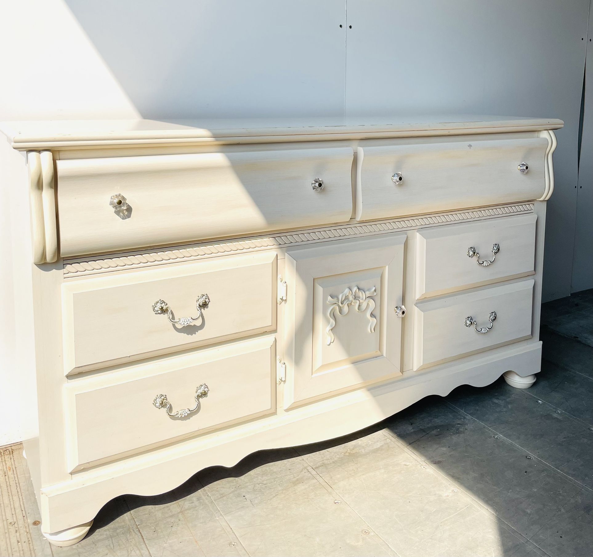 Dresser