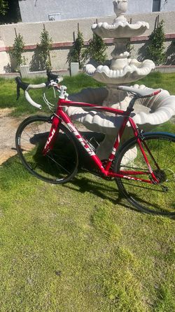 Fuji a2 1.0 road bike with oval parts