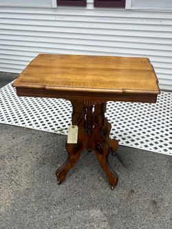 Beautiful Antique Eastlake solid walnut table