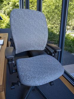 Steelcase Leap v2 Ergonomic desk task Office Chair with Adjustable Arms