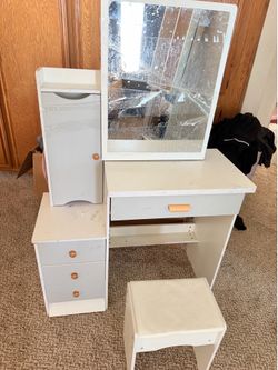 Kids vanity 50
