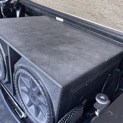 Almost New Speaker, Box   Too 15 Inch kickers