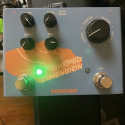 Guitar pedal Sonicake warped dimension