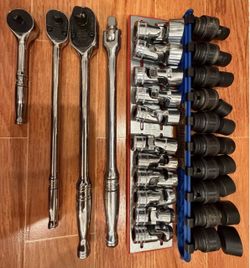 Snap-on Ratchets & 3/8” Swivel Socket Sets