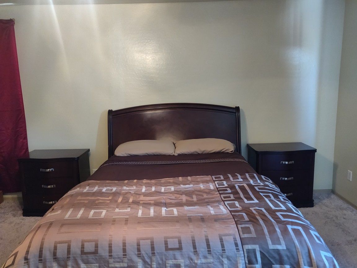Queen Bedroom Set