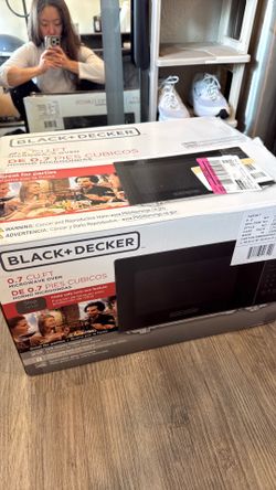 NEW Black+Decker Microwave – Never Used