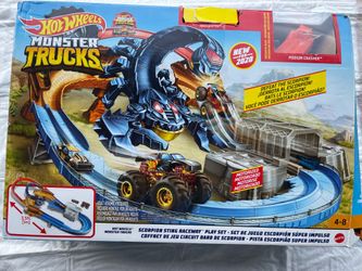 Hot wheels monster trucks scorpion sting raceway pre-owned. Pick up only- Clovis & Kings Canyon, $25