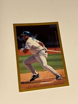 Tony Gwynn 1999 Topps card #75