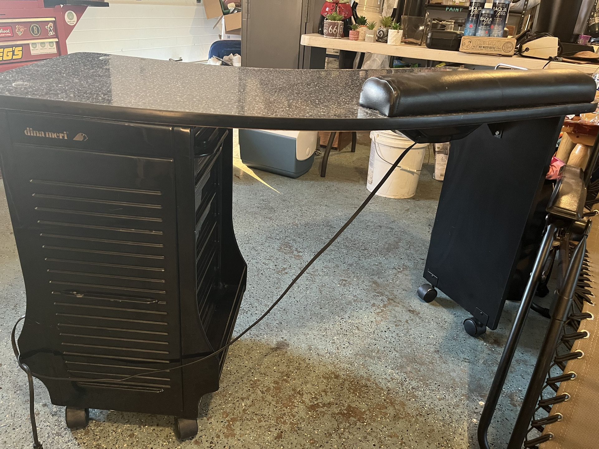 Manicurist Table