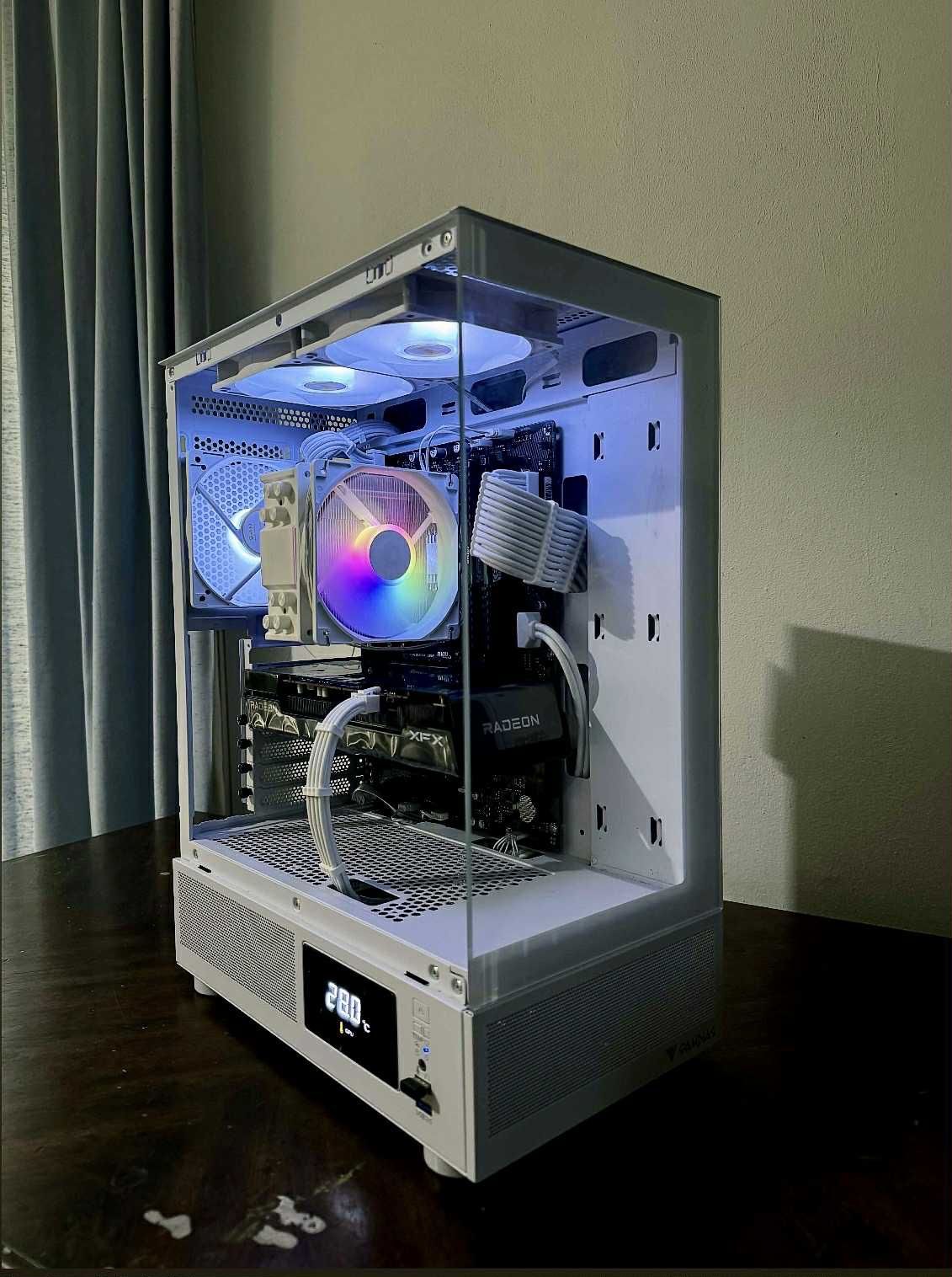 White Gaming Pc