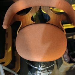 Pedestal Chair