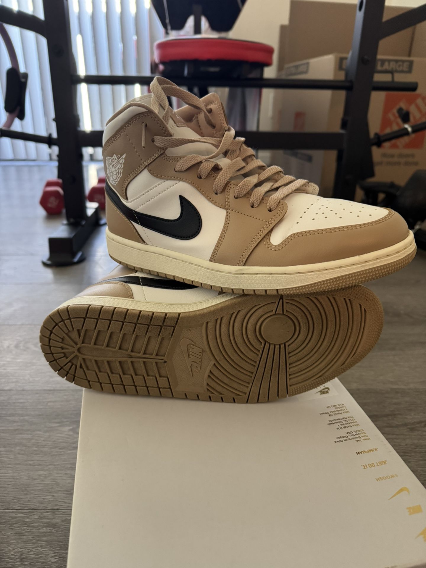 Air Jordan 1 Mid