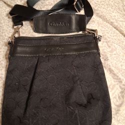 Lds Blk Monogram Calvin Klein Ceossbody 