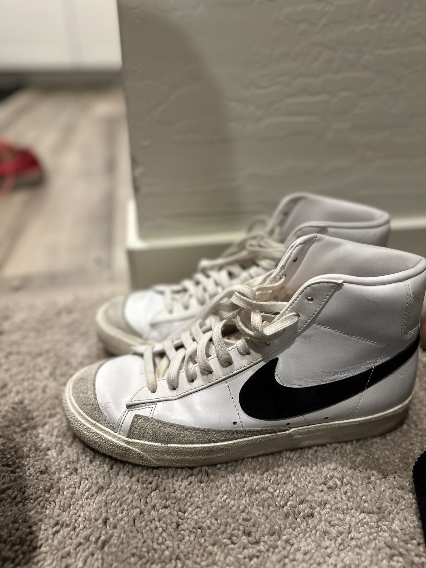 Nikes 9.5 Men