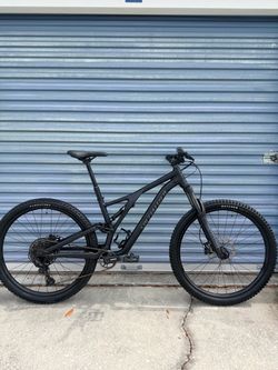Specialized Stumpjumper Full Suspension Mountain Bike 29er