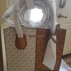 Michael kors Purse/Crossbody
