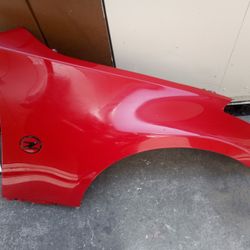 2003-2008 Nissan 350Z Fender (Right Side) With Emblem.