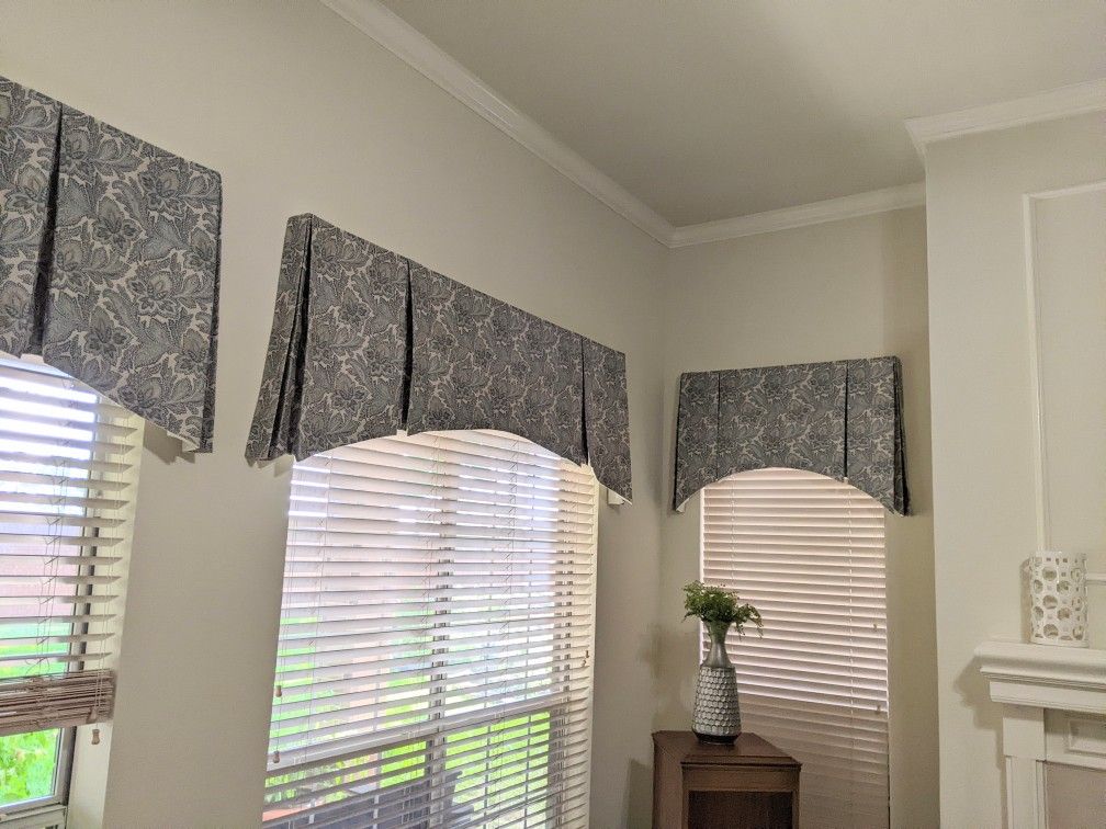 Custom Lined Valances, High End Fabric, Well Made. Last valance remaining.
