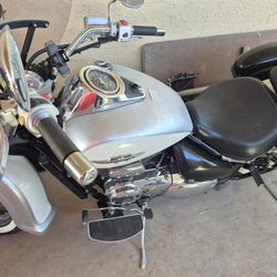 Moto Suzuki Boulevard 2007