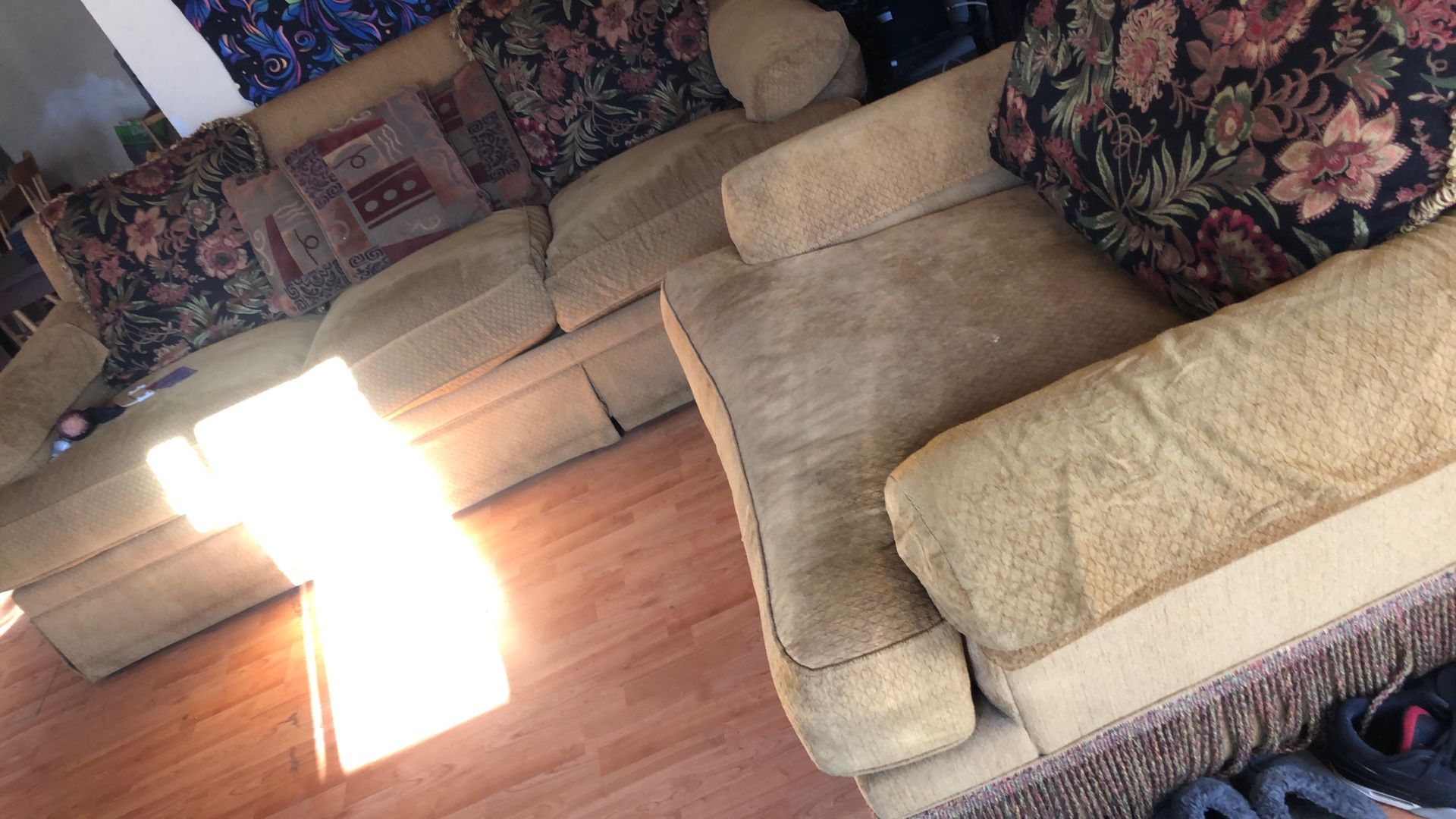 Good Couches Thay Just Need A Little Clean And There Like Brand New