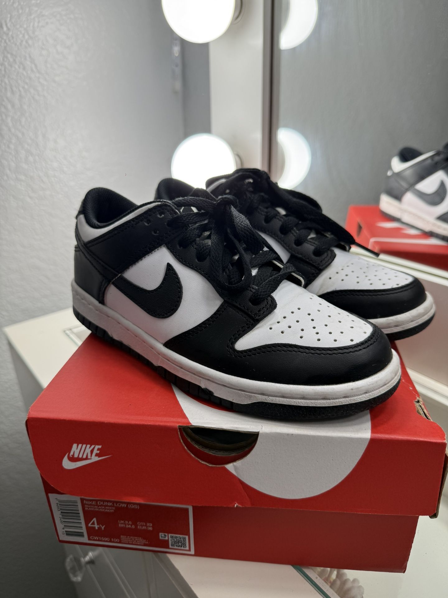 Nike Panda Dunks