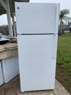 Two Doors Top Freezer 
