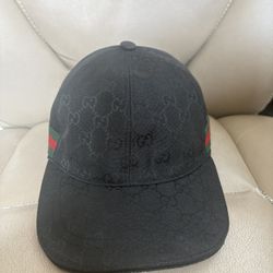 Gucci Hat Authentic Like New Hardly Use With Serial Code