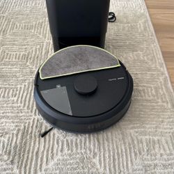 iRobot Roomba 104 2in1 Vacuum & Mop Robot