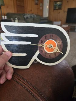 Handmade battery operated Philadelphia flyers clock