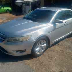2011 Ford Taurus