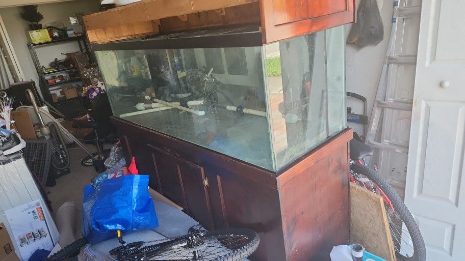 200 Gallon Fish TANK with Stand 