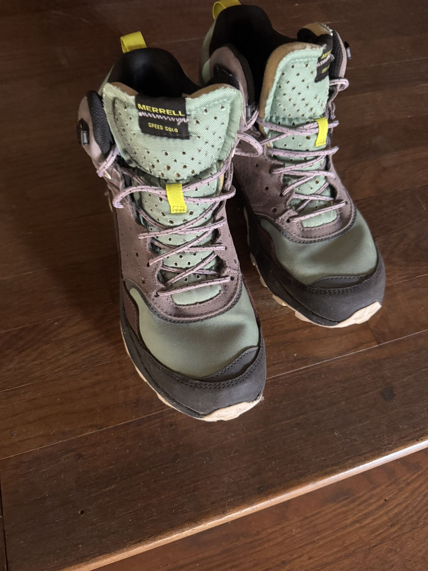 Merrill Women’s Hiking Boots Size 10.5