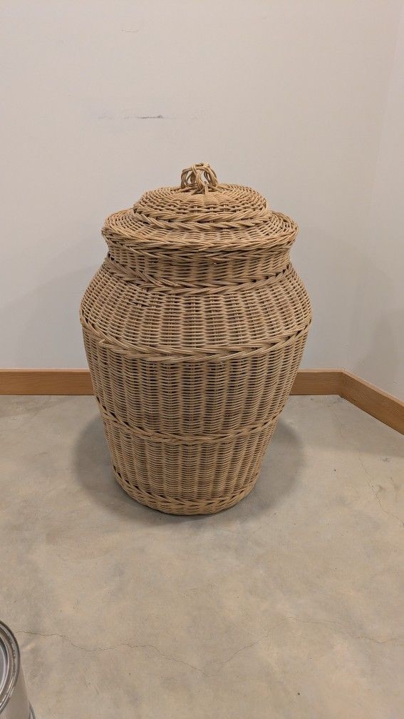 Large Basket With Lid