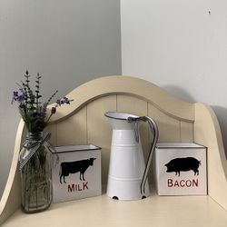 Farmhouse Style Metal Kitchen Decor & Glass Milk Bottle  With Faux Lavender Flowers Decor 🪻